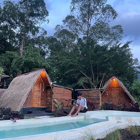 Triangular House And Hot Spring Hotel Kubupenlokan Luaran gambar