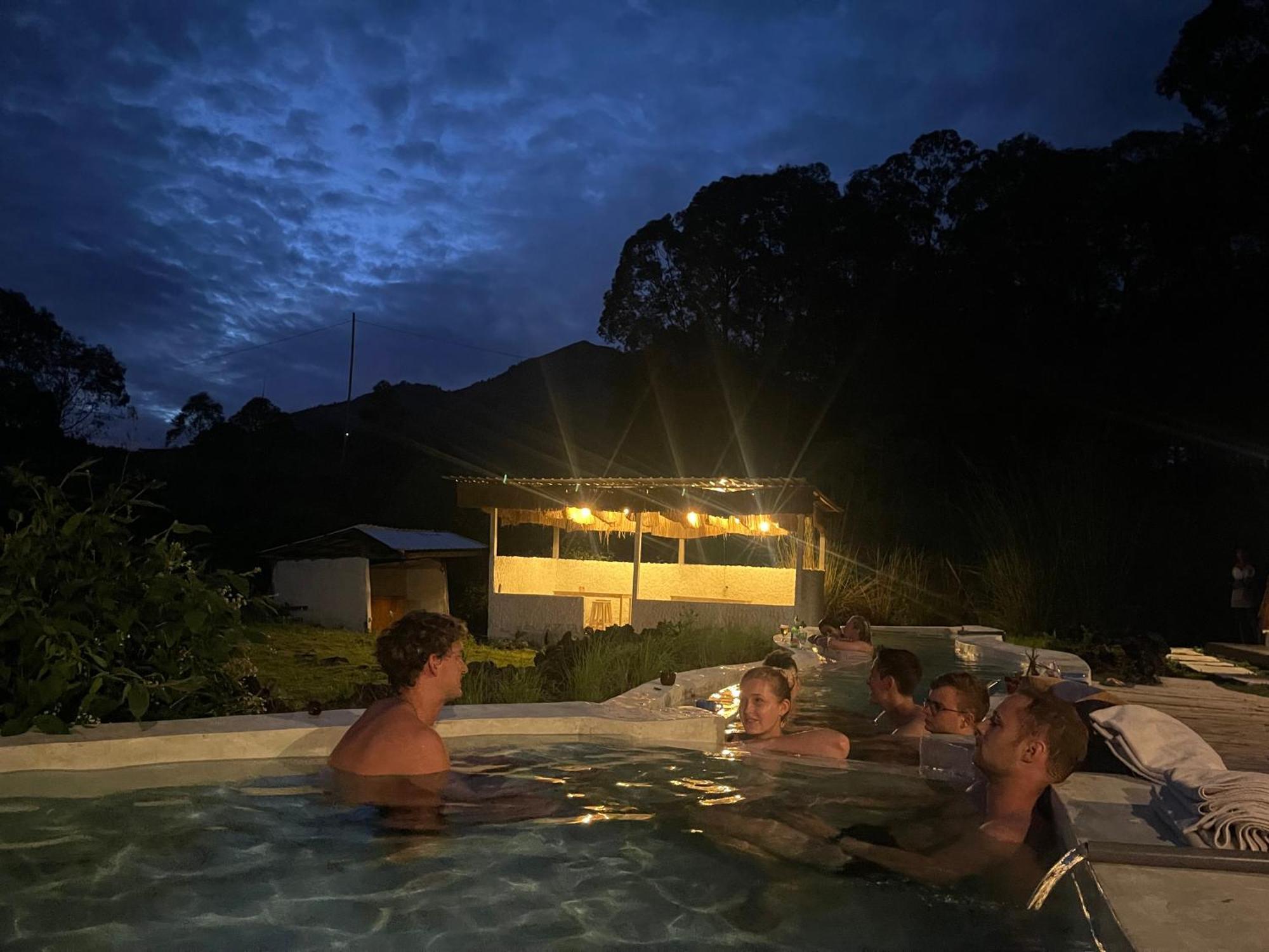 Triangular House And Hot Spring Hotel Kubupenlokan Luaran gambar