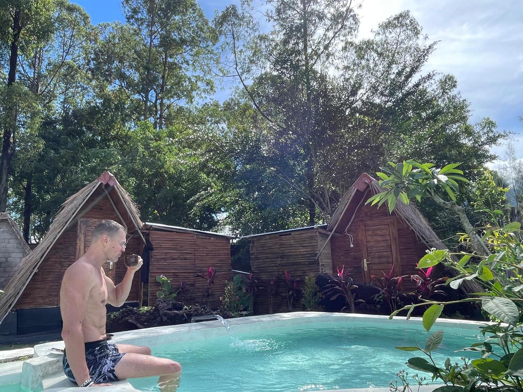 Triangular House And Hot Spring Hotel Kubupenlokan Luaran gambar