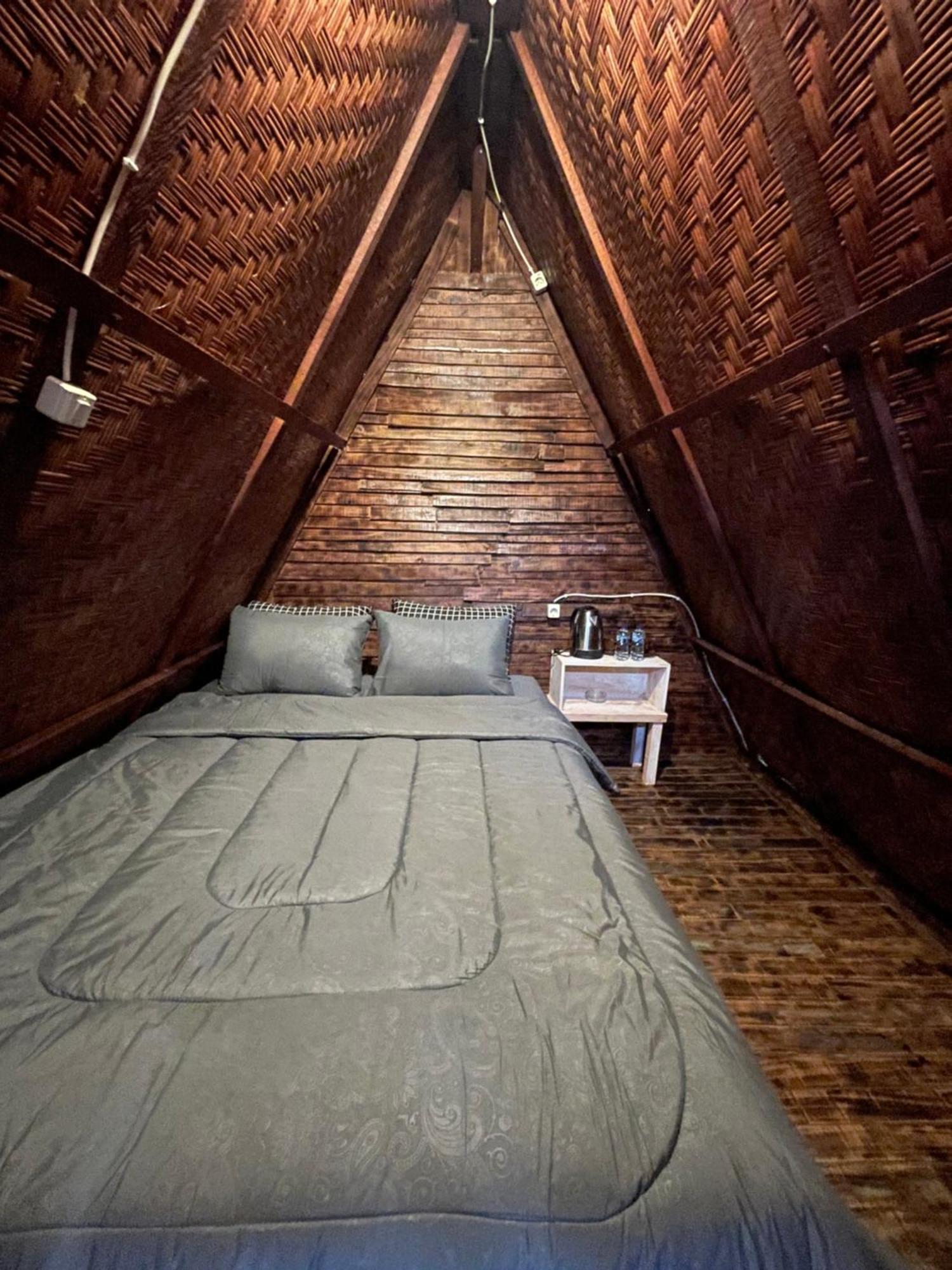 Triangular House And Hot Spring Hotel Kubupenlokan Luaran gambar