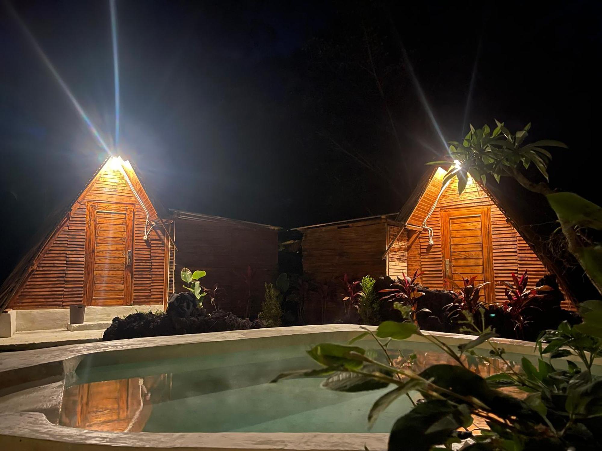 Triangular House And Hot Spring Hotel Kubupenlokan Luaran gambar
