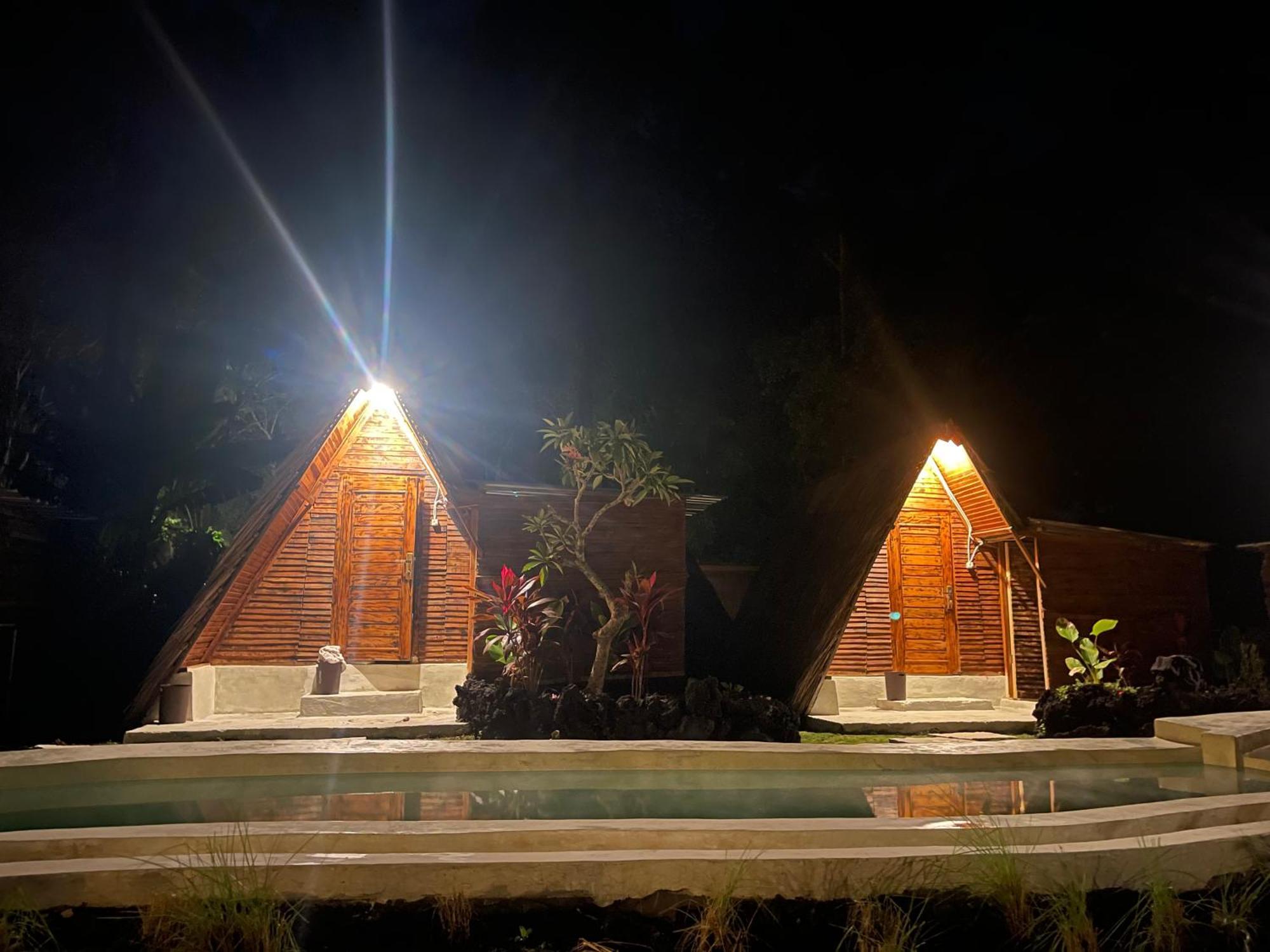 Triangular House And Hot Spring Hotel Kubupenlokan Luaran gambar