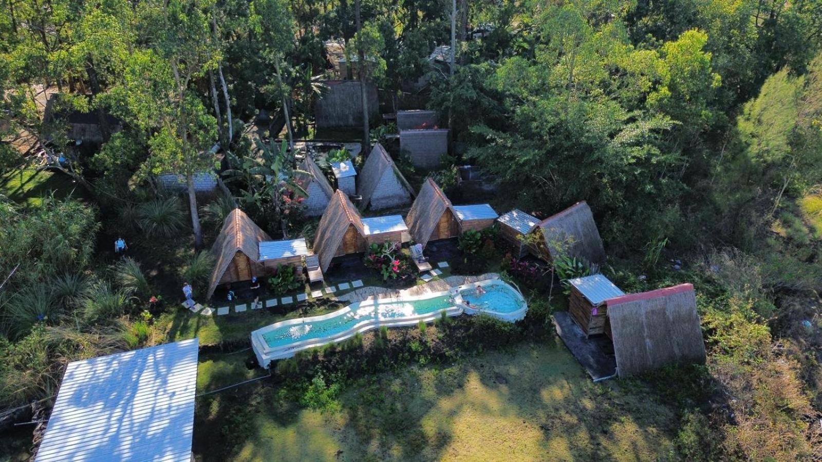 Triangular House And Hot Spring Hotel Kubupenlokan Luaran gambar